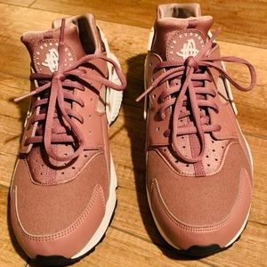 Huarache shoes women’s, size 11